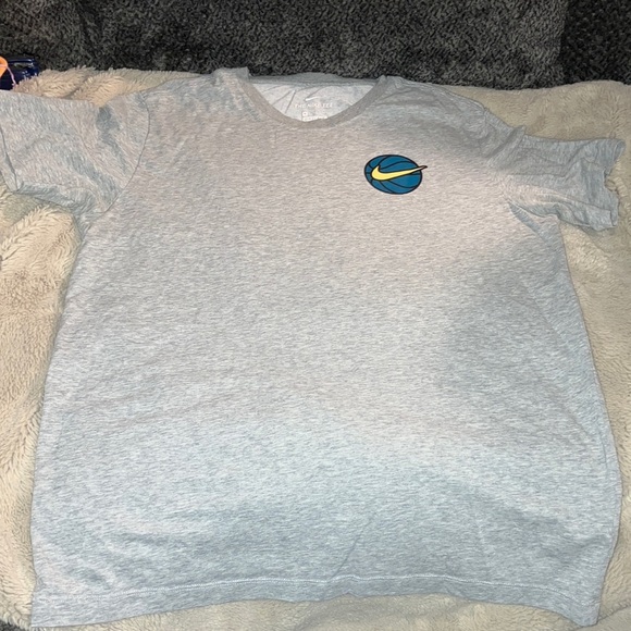 🎉4 for $20 Nike Dri-FIT Graphic Training Top, Medium - Picture 1 of 6